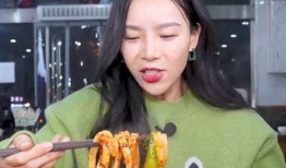 小贝饿了被谁爆料了视频,神秘爆料者揭露明星私生活